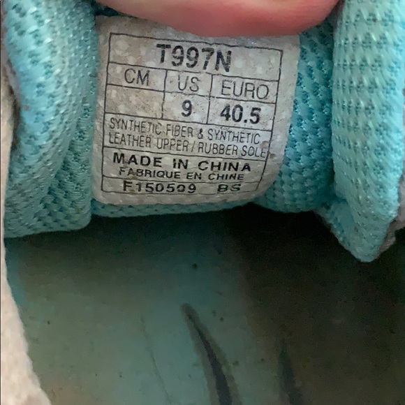 ASICS gel tennis shoes - Picture 5 of 6